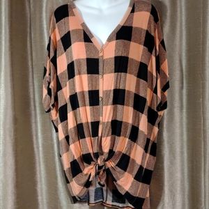 Peach and black short sleeve top size 2XL